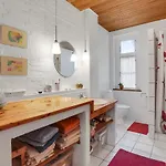 Tatil Evi Lovely In With Kitchen