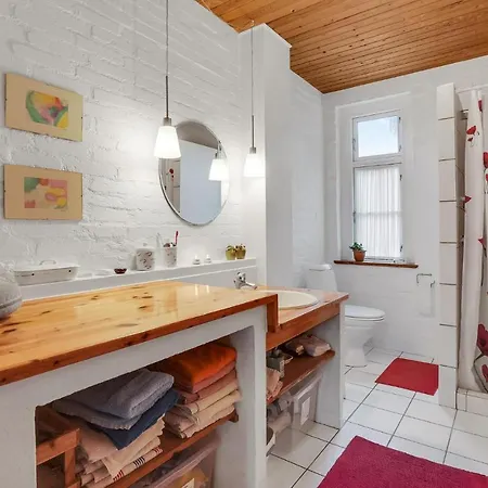 Дом отдыха Lovely In With Kitchen